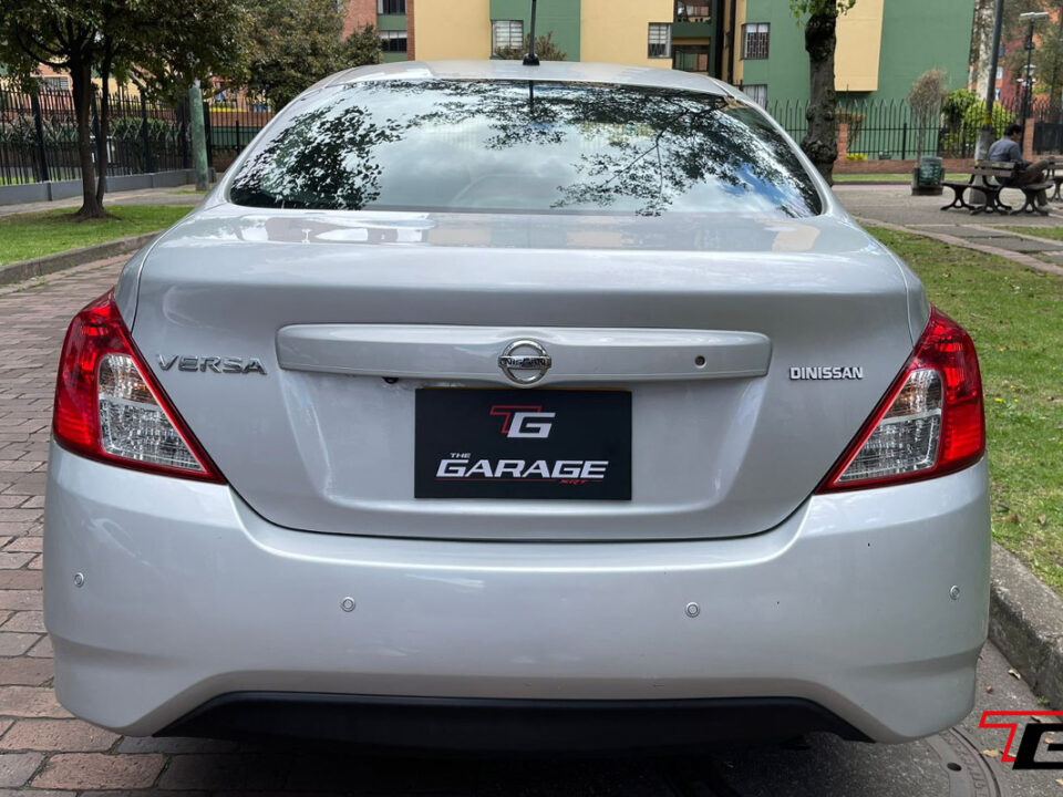 gallery-item